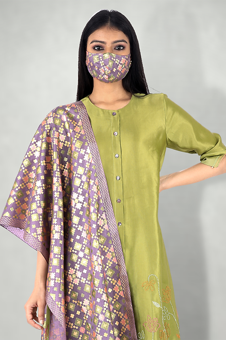 Green Embroidered Kurta Set by I Am Design at Pernia's Pop Up Shop