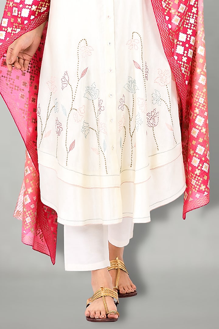 Ivory Embroidered Kurta Set by I Am Design at Pernia's Pop Up Shop