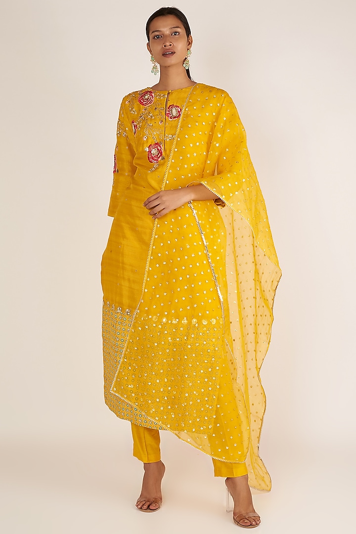 Mustard Embroidered Kurta Set by Ivory by dipika