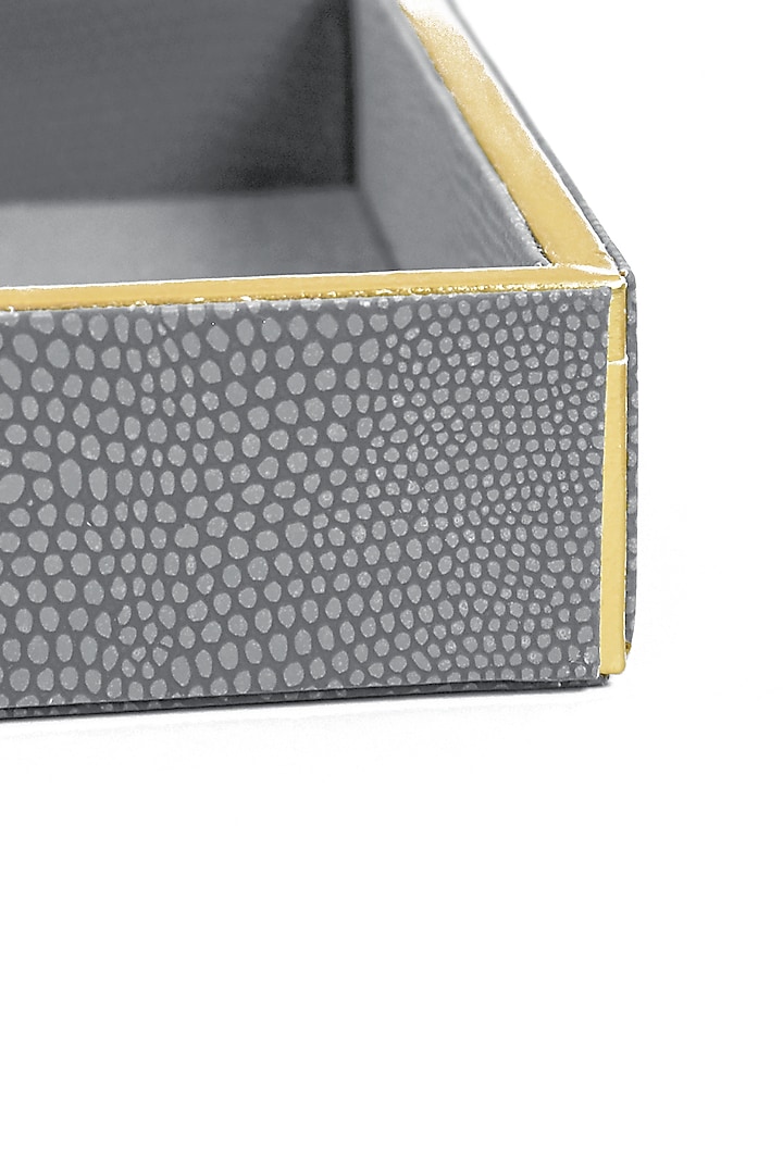 Grey Serpentine Towel Tray by ICHKAN at Pernia's Pop Up Shop