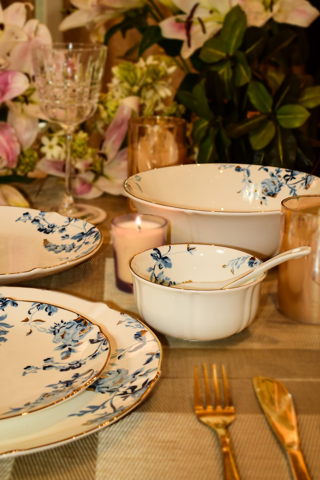 Bone china outlet dinner plates