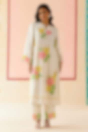 Ivory Silk Organza Floral Applique Work Kurta Set by I AM DESIGN at Pernia's Pop Up Shop