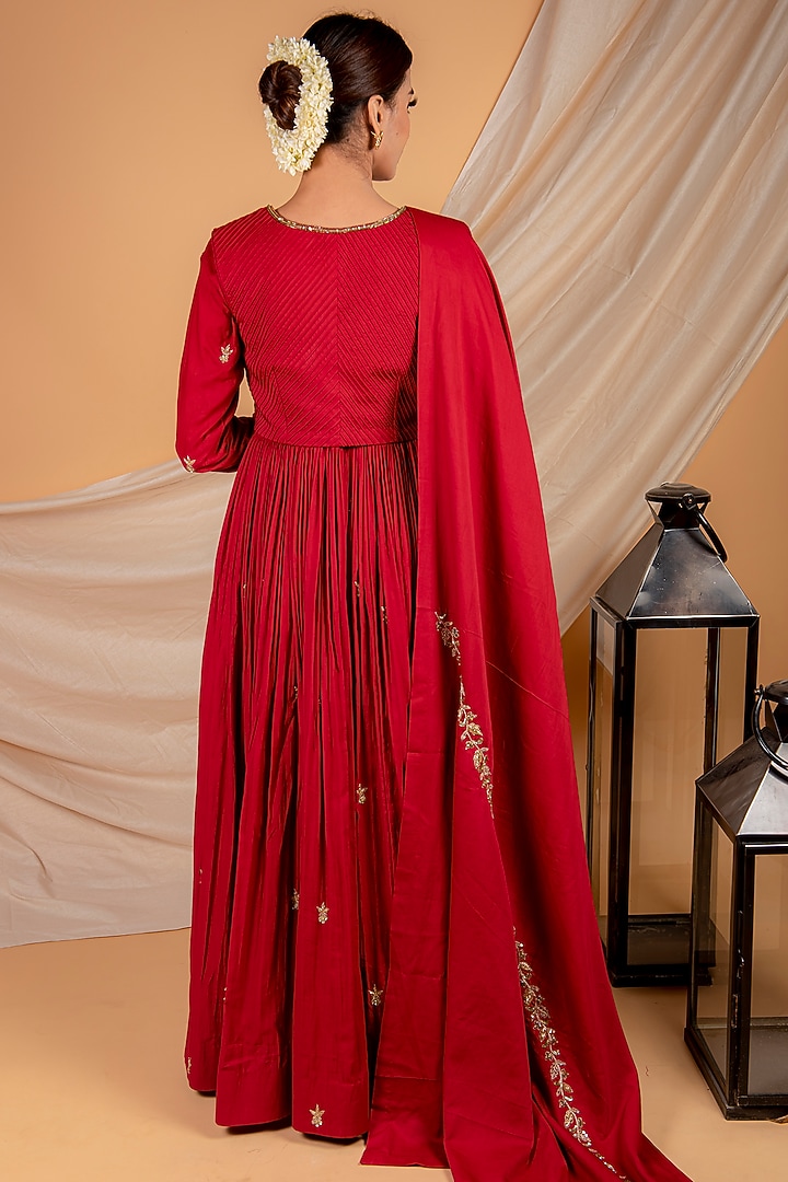 Fiery Red Machine & Hand Embroidered Jacket Party Wear Anarkali Set by Ikshita Choudhary at Pernia's Pop Up Shop