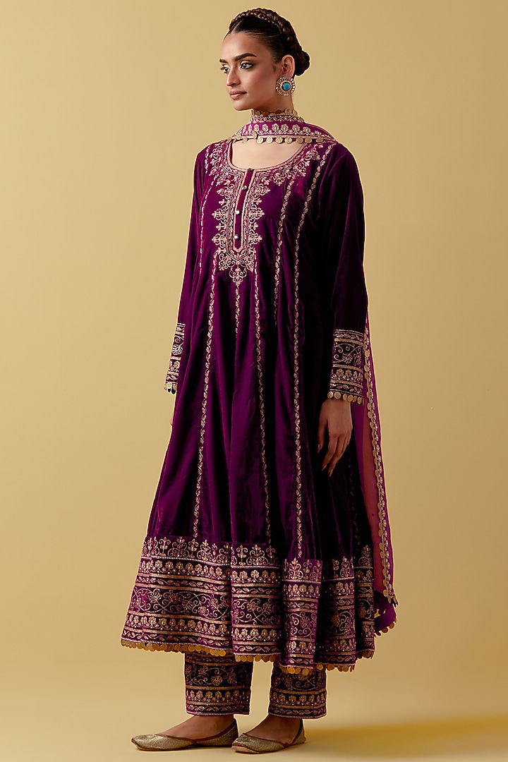 Pink Velvet Hand & Machine Embroidered Wedding Anarkali Set by Ikshita Choudhary at Pernia's Pop Up Shop