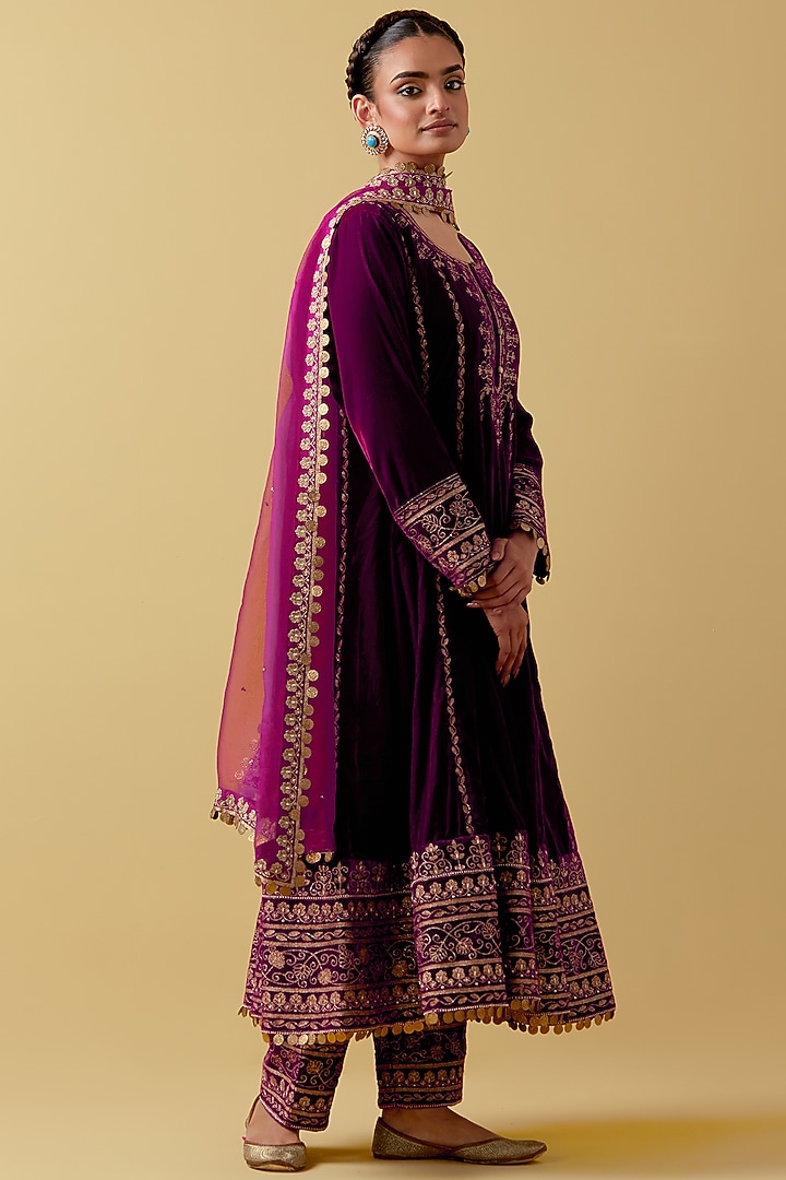 Pink Velvet Hand & Machine Embroidered Wedding Anarkali Set by Ikshita Choudhary at Pernia's Pop Up Shop