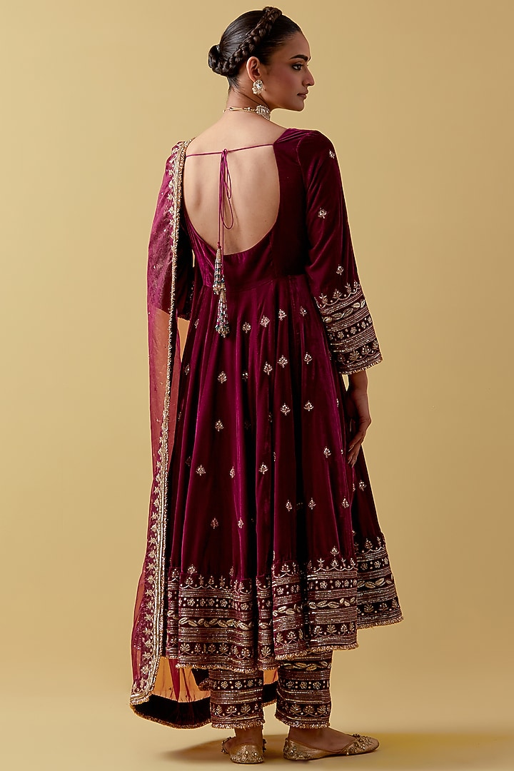 Magenta Velvet Hand & Machine Embroidered Wedding Anarkali Set by Ikshita Choudhary at Pernia's Pop Up Shop
