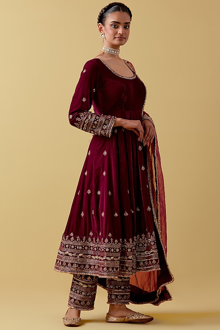 Magenta Velvet Hand & Machine Embroidered Wedding Anarkali Set by Ikshita Choudhary at Pernia's Pop Up Shop