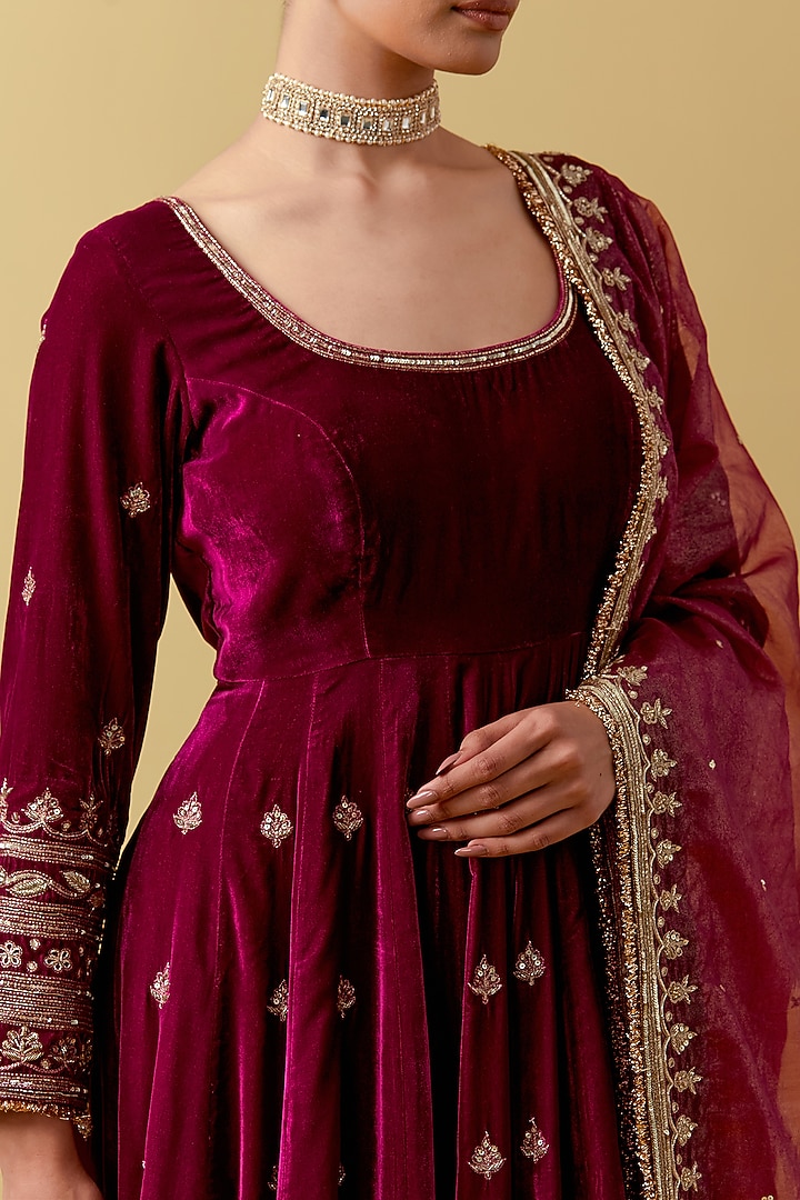 Magenta Velvet Hand & Machine Embroidered Wedding Anarkali Set by Ikshita Choudhary at Pernia's Pop Up Shop