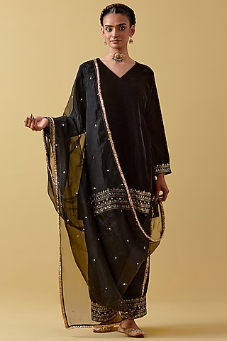 Black Velvet Hand & Machine Embroidered Kurta Set by Ikshita Choudhary