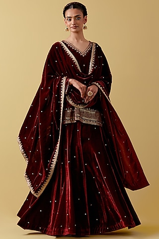 Maroon Velvet Hand & Machine Embroidered Kurta Set by Ikshita Choudhary