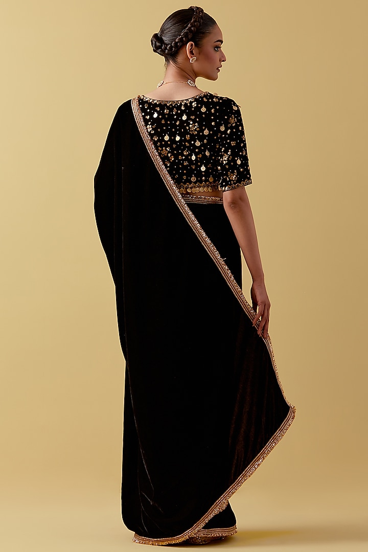 Black Velvet Hand & Machine Embroidered Wedding Saree Set by Ikshita Choudhary at Pernia's Pop Up Shop