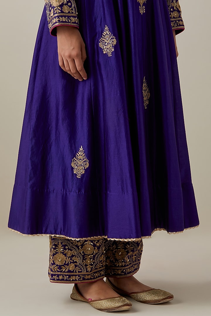 Purple Chanderi Silk Hand & Machine Embroidered Wedding Anarkali Set by Ikshita Choudhary at Pernia's Pop Up Shop