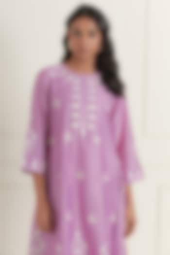 Purple Chanderi Silk Embroidered Kurta Set by Ikshita Choudhary at Pernia's Pop Up Shop