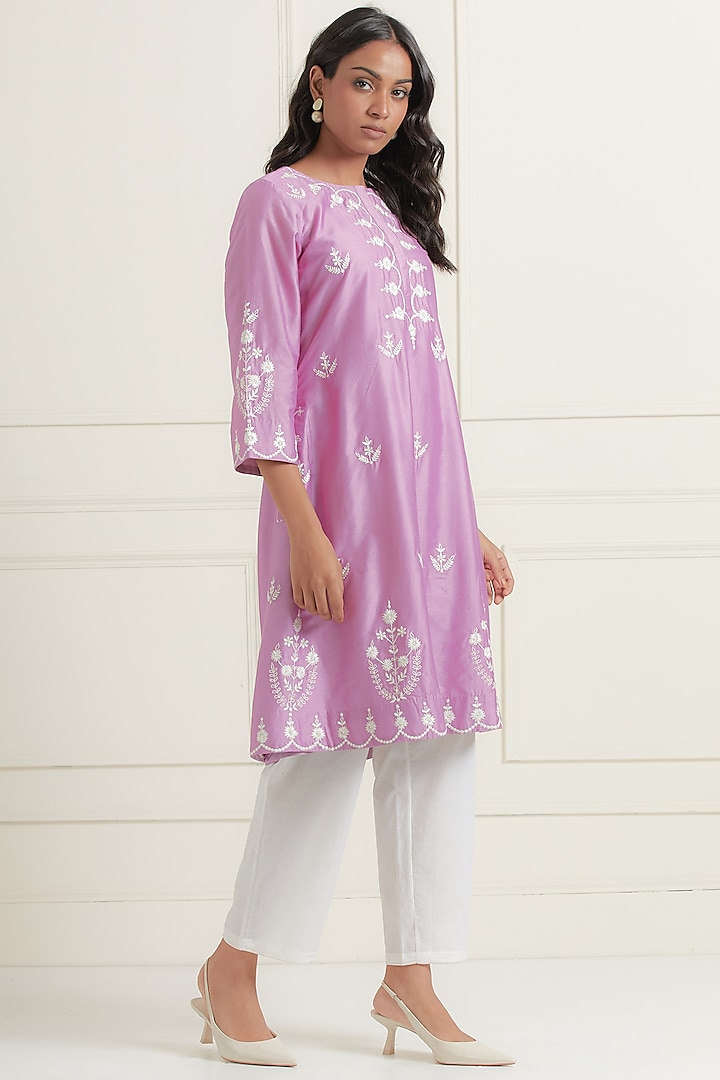 Purple Chanderi Silk Embroidered Kurta Set by Ikshita Choudhary at Pernia's Pop Up Shop