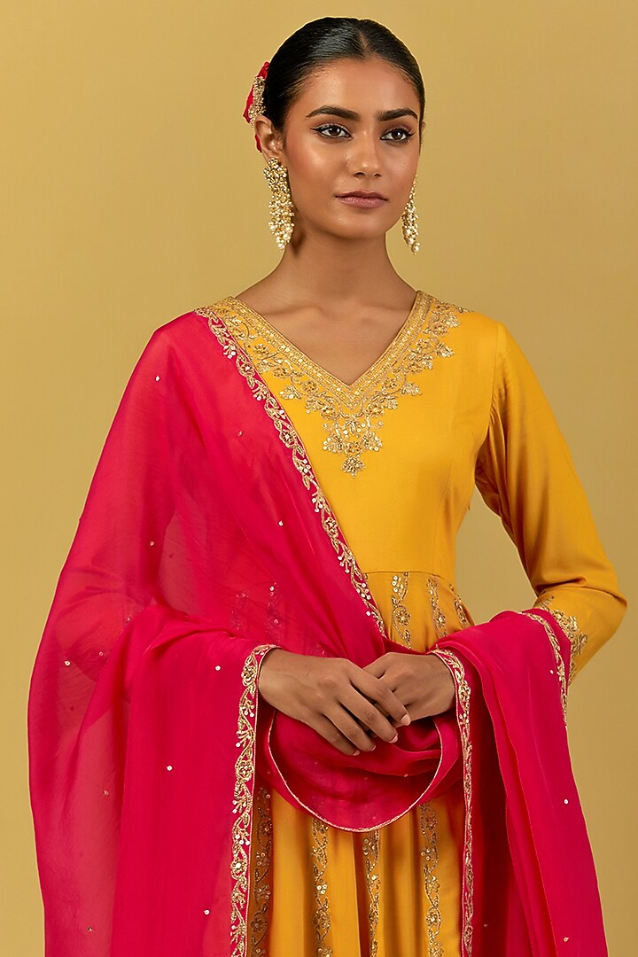 Yellow Modal Cotton Hand Embroidered Kurta Set by Ikshita Choudhary at Pernia's Pop Up Shop