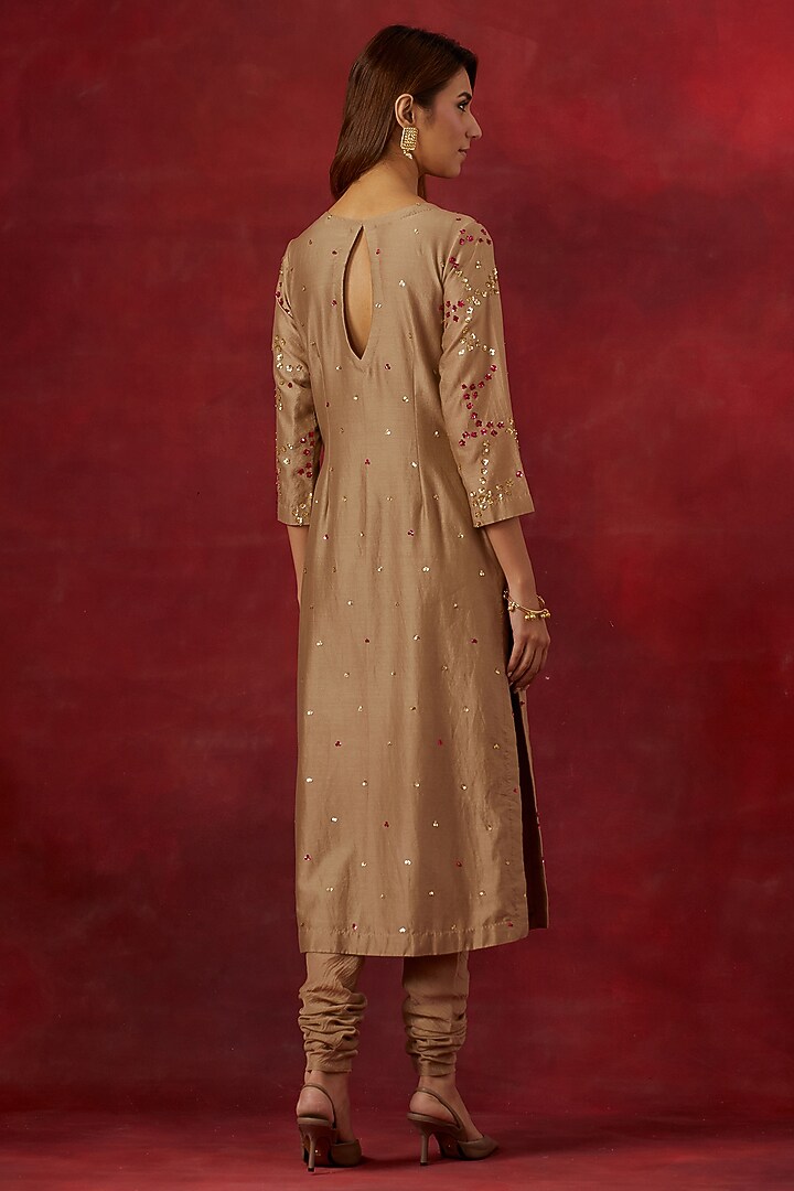 Beige Chanderi Silk Hand Embroidered Kurta Set by Ikshita Choudhary at Pernia's Pop Up Shop