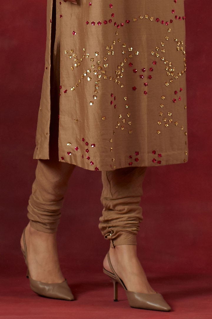 Beige Chanderi Silk Hand Embroidered Kurta Set by Ikshita Choudhary at Pernia's Pop Up Shop