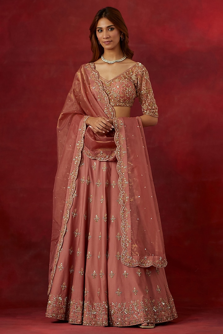 Dusty Pink Chanderi Silk Hand Embroidered Wedding Lehenga Set by Ikshita Choudhary at Pernia's Pop Up Shop