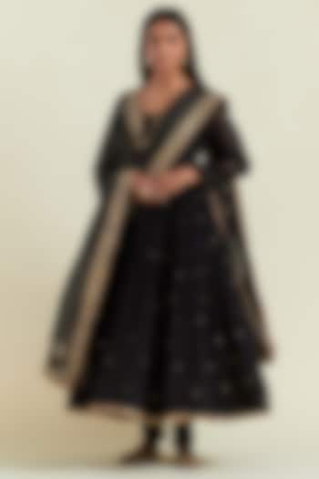 Black Chanderi Hand Embroidered Anarkali Set by Ikshita Choudhary at Pernia's Pop Up Shop