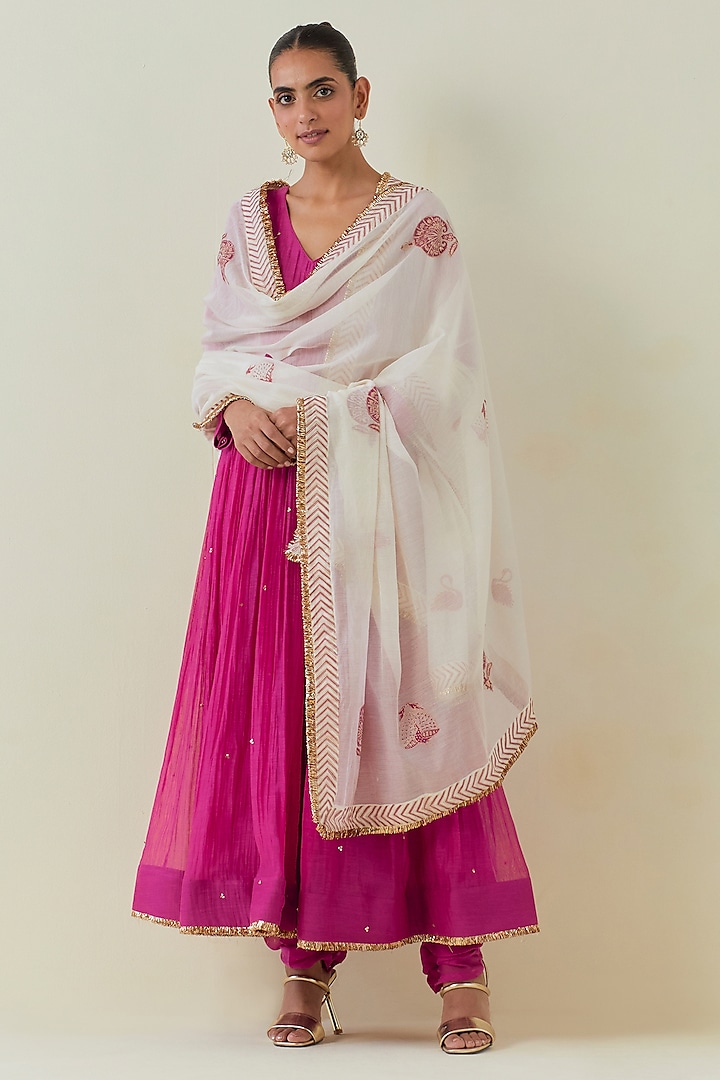 Pink Chanderi Hand Embroidered Anarkali Set by Ikshita Choudhary at Pernia's Pop Up Shop