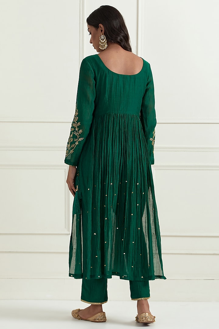 Green Chanderi Hand Embroidered Kurta Set by Ikshita Choudhary at Pernia's Pop Up Shop