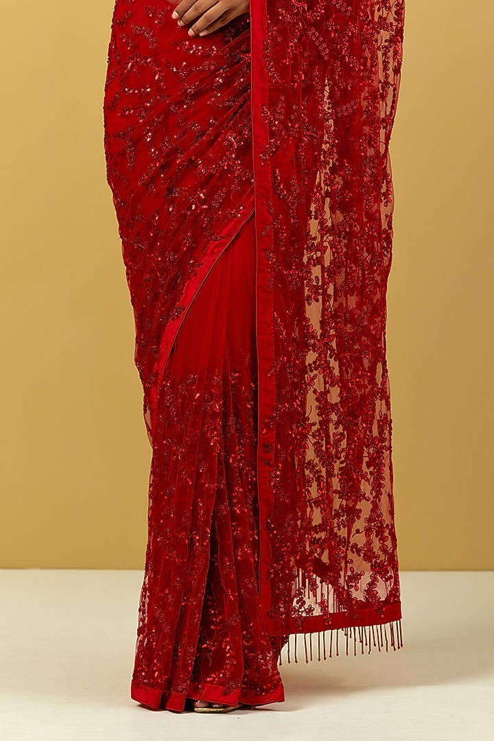 Red Net Machine & Hand Embroidered Reception Saree Set by Ikshita Choudhary at Pernia's Pop Up Shop
