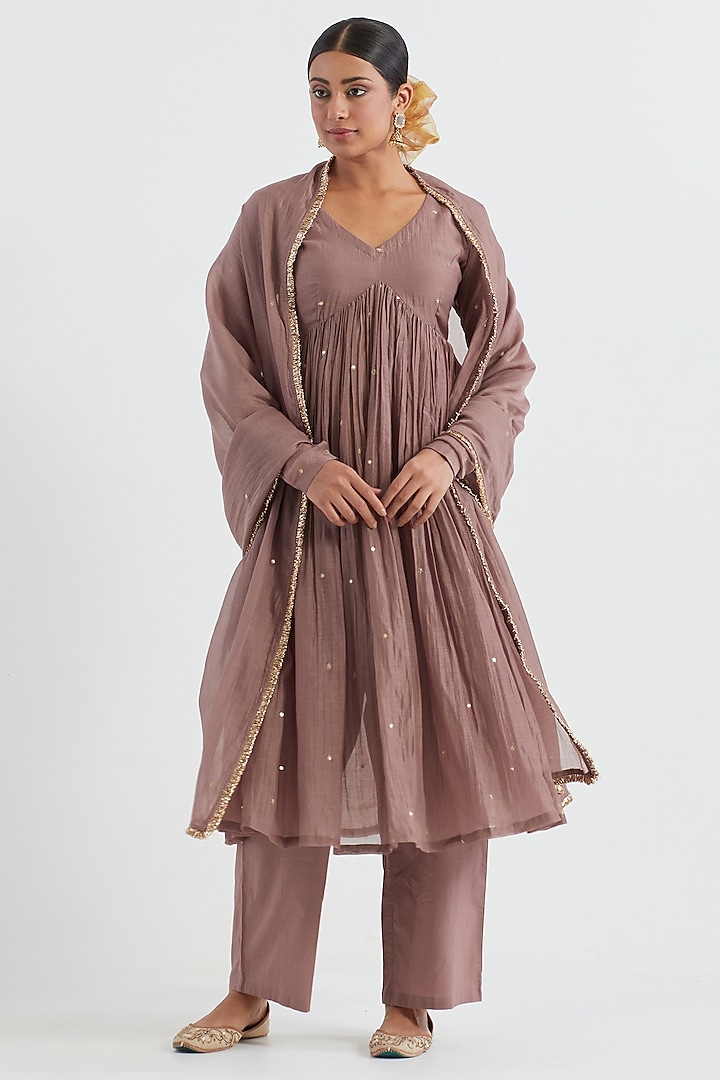 Mauve Chanderi Hand Embroidered Anarkali Set by Ikshita Choudhary at Pernia's Pop Up Shop