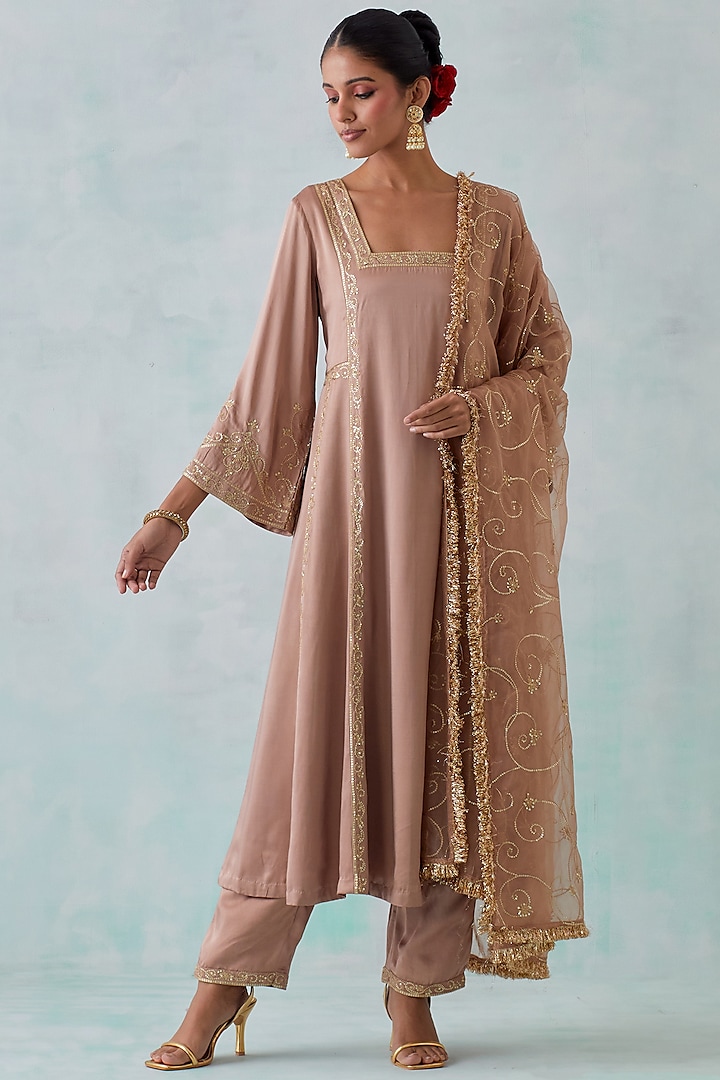 Beige Satin Embroidered Kurta Set by Ikshita Choudhary at Pernia's Pop Up Shop