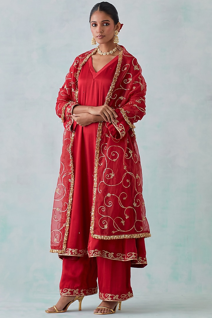 Red Satin Embroidered Kurta Set by Ikshita Choudhary at Pernia's Pop Up Shop