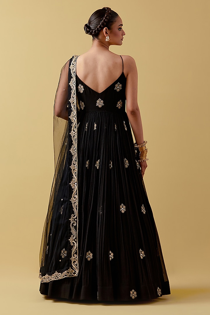 
Black Georgette Hand Embroidered Wedding Anarkali Set by Ikshita Choudhary at Pernia's Pop Up Shop