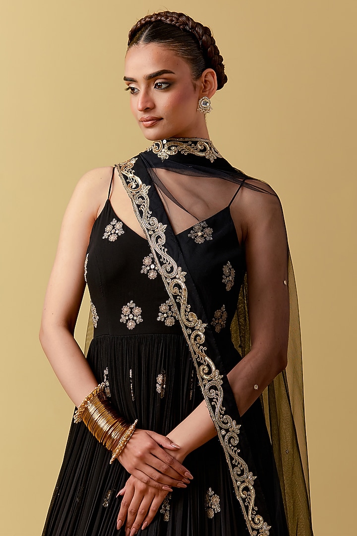 
Black Georgette Hand Embroidered Wedding Anarkali Set by Ikshita Choudhary at Pernia's Pop Up Shop