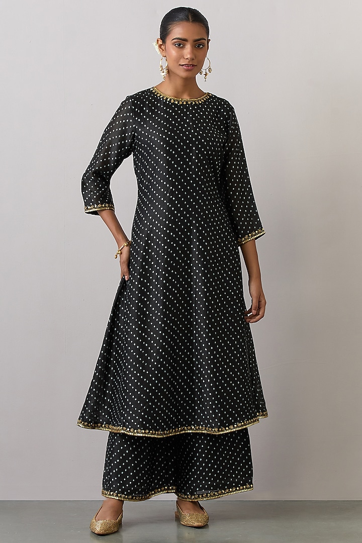 Black Chanderi Printed & Embroidered Kurta Set by Ikshita Choudhary at Pernia's Pop Up Shop