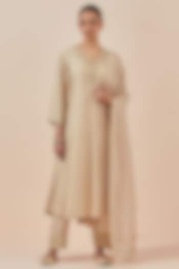 Beige Chanderi Silk Embroidered Kurta Set by Ikshita Choudhary at Pernia's Pop Up Shop