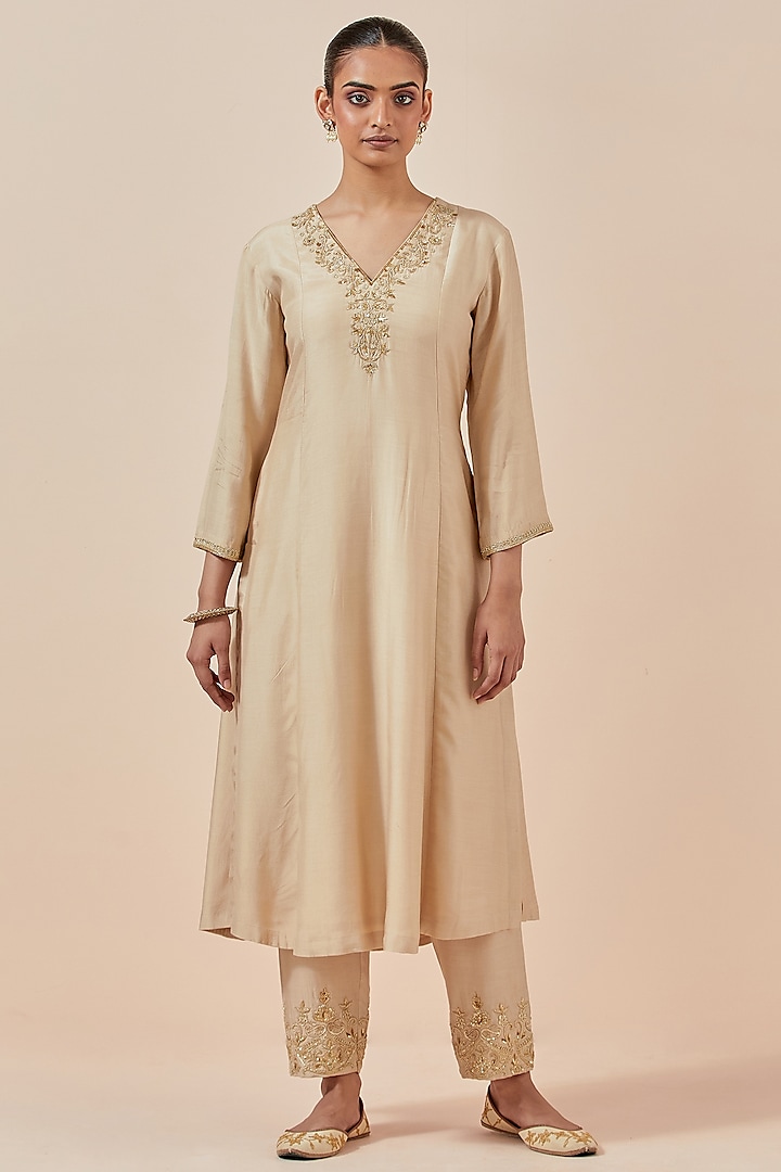 Beige Chanderi Silk Embroidered Kurta Set by Ikshita Choudhary