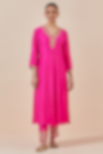 Pink Chanderi Silk Embroidered Kurta Set by Ikshita Choudhary at Pernia's Pop Up Shop