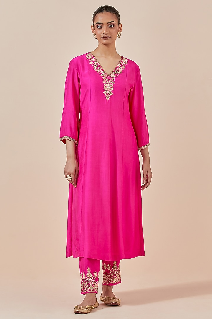 Pink Chanderi Silk Embroidered Kurta Set by Ikshita Choudhary at Pernia's Pop Up Shop