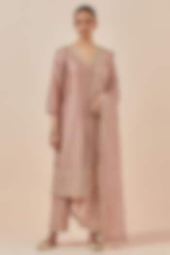 Dusty Pink Chanderi Silk Embroidered Kurta Set by Ikshita Choudhary at Pernia's Pop Up Shop