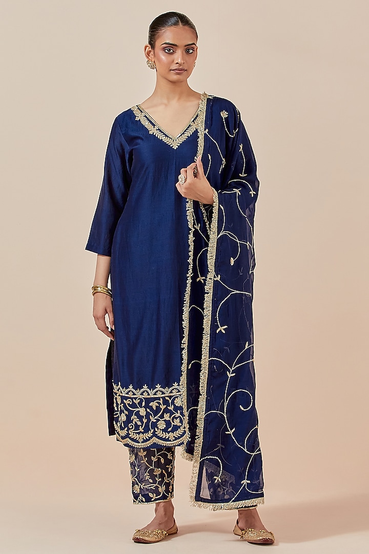 Blue Chanderi Silk Embroidered Kurta Set by Ikshita Choudhary at Pernia's Pop Up Shop