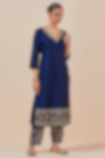 Blue Chanderi Silk Embroidered Kurta Set by Ikshita Choudhary at Pernia's Pop Up Shop