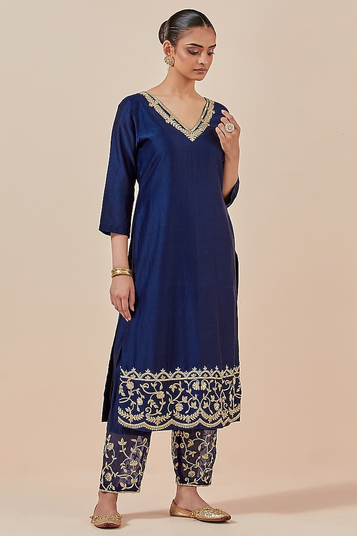 Blue Chanderi Silk Embroidered Kurta Set by Ikshita Choudhary at Pernia's Pop Up Shop