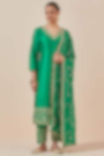 Green Chanderi Silk Embroidered Kurta Set by Ikshita Choudhary at Pernia's Pop Up Shop