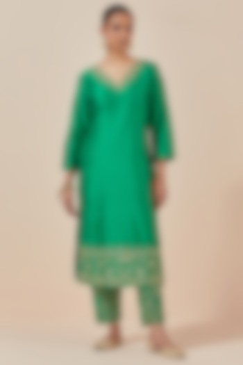 Green Chanderi Silk Embroidered Kurta by Ikshita Choudhary at Pernia's Pop Up Shop