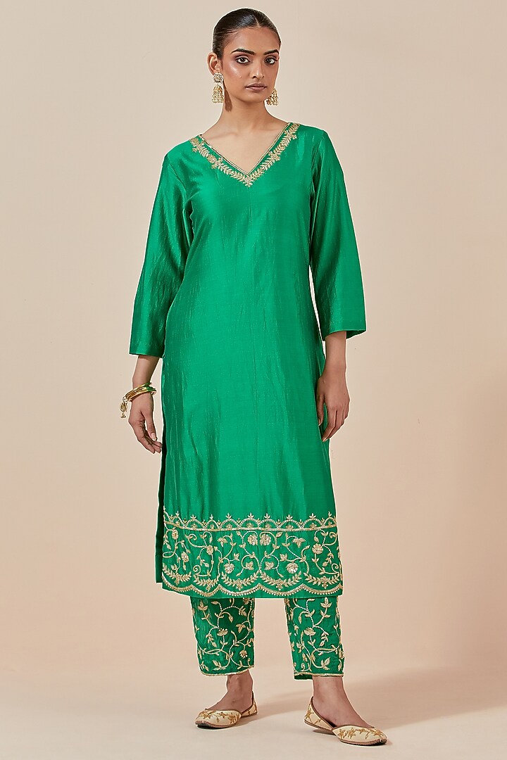 Green Chanderi Silk Embroidered Kurta by Ikshita Choudhary at Pernia's Pop Up Shop