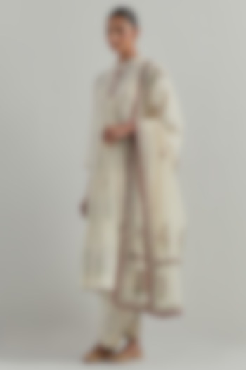 White Chanderi Block Printed Gathered Kurta Set by Ikshita Choudhary at Pernia's Pop Up Shop