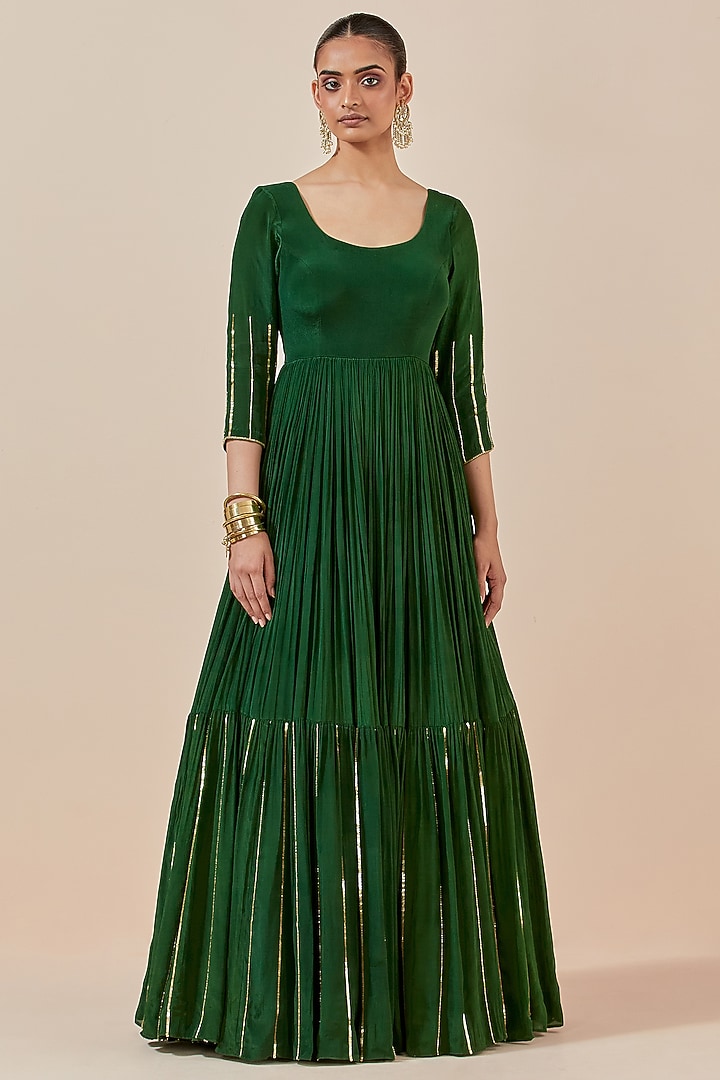 Green Crepe Embroidered Wedding Anarkali Set by Ikshita Choudhary at Pernia's Pop Up Shop