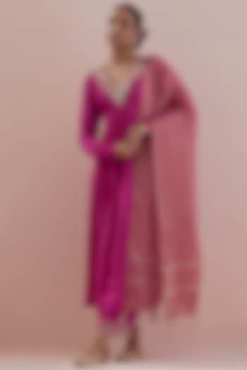 Magenta Muslin Hand Embroidered Anarkali Set by Ikshita Choudhary at Pernia's Pop Up Shop