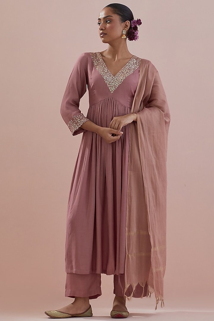 Dusty Pink Muslin Hand Embroidered Anarkali Set by Ikshita Choudhary at Pernia's Pop Up Shop