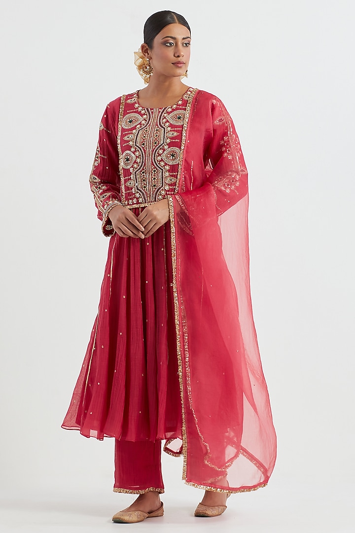 Crimson Red Chanderi Hand Embroidered Kurta Set by Ikshita Choudhary