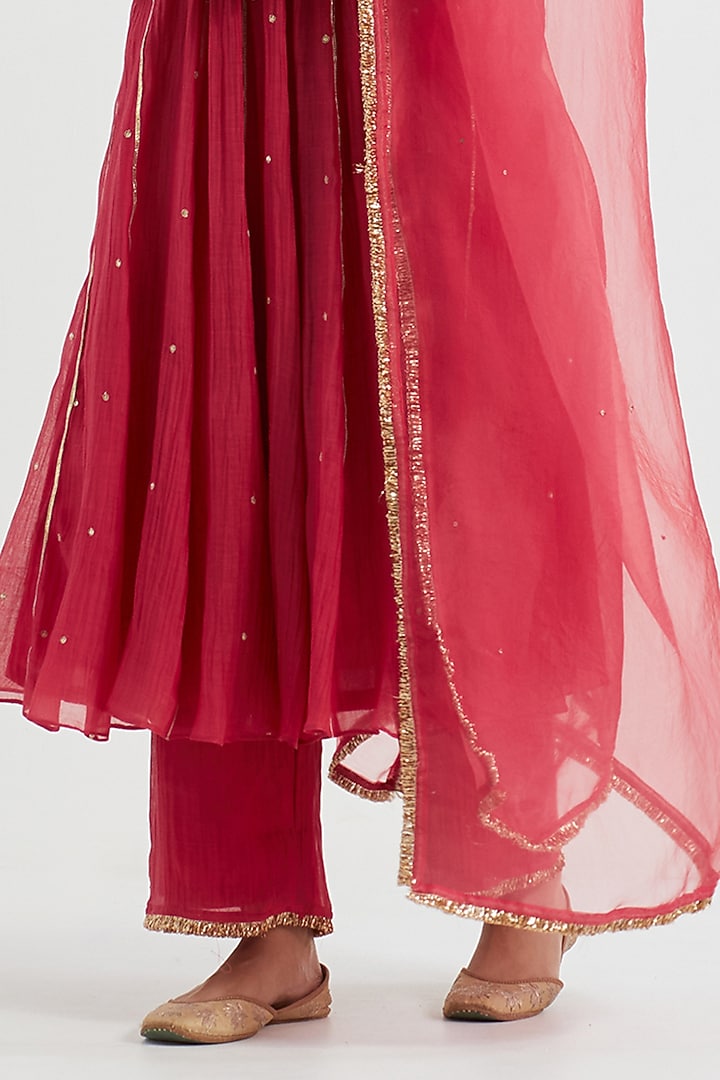 Crimson Red Chanderi Hand Embroidered Kurta Set by Ikshita Choudhary at Pernia's Pop Up Shop