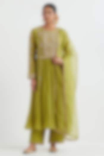 Green Chanderi Hand Embroidered Kurta Set by Ikshita Choudhary at Pernia's Pop Up Shop